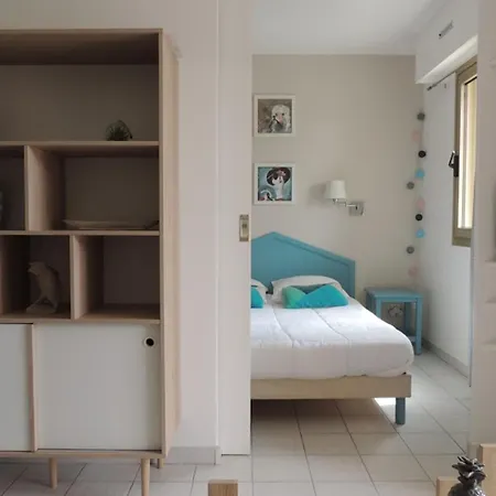 아파트 Cozy With Terrace In Juan 골페주앙